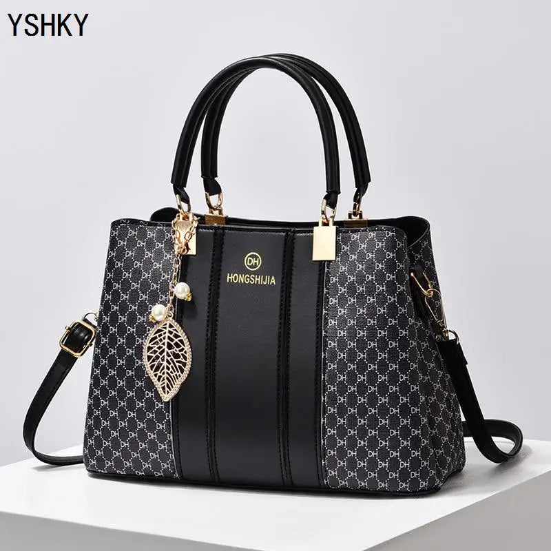 New Woman shoulder bag Large capacity