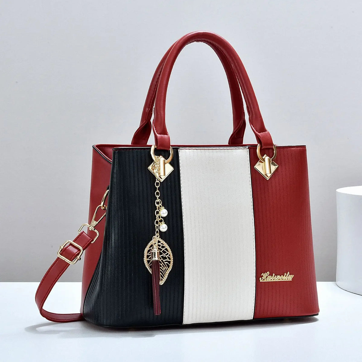 Stylish Large-Capacity Women's Shoulder & Travel Tote"