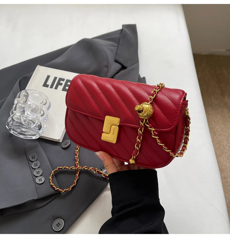 High Quality Exquisite Lock Buckle Crossbody Bag