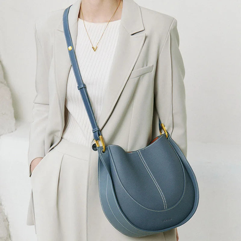 Large capacity single shoulder bags