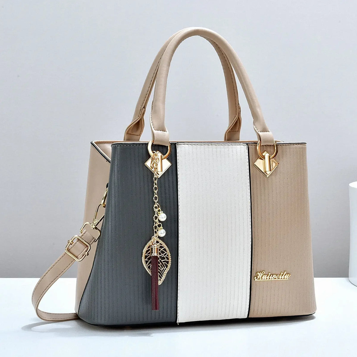Stylish Large-Capacity Women's Shoulder & Travel Tote"